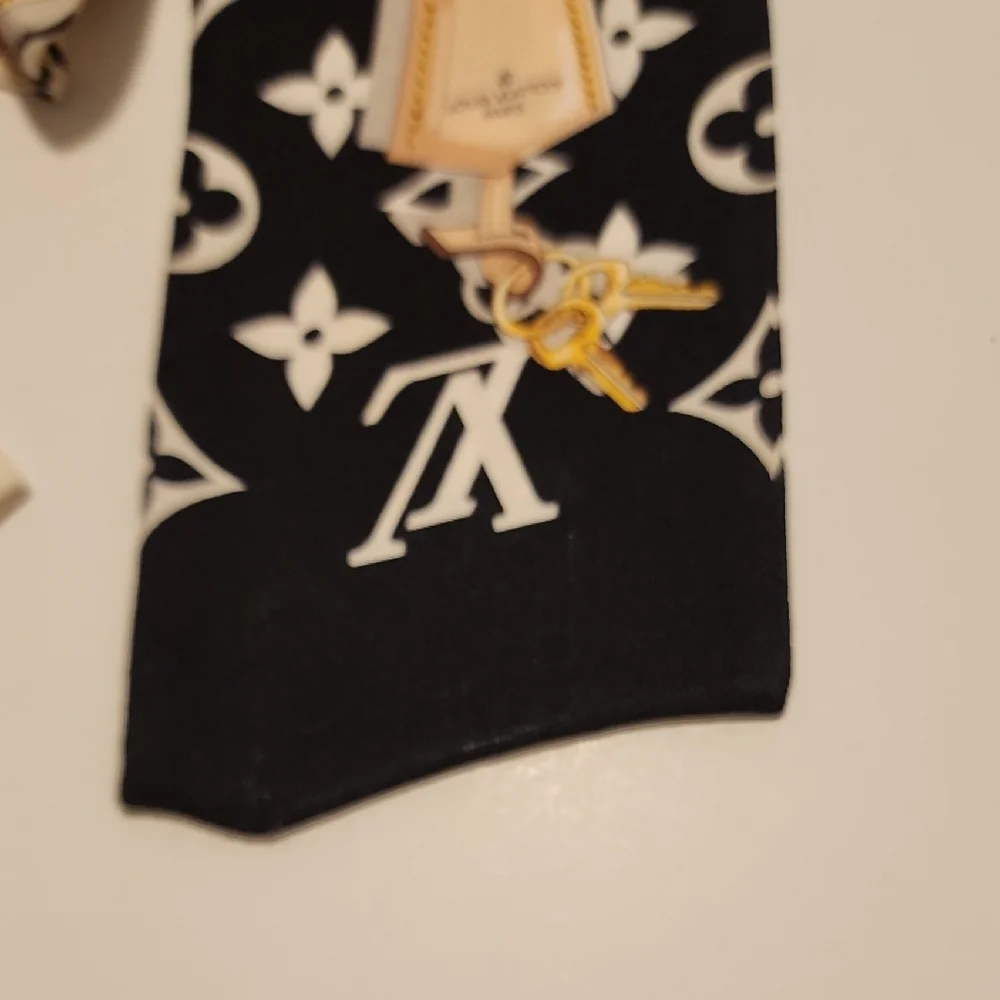 Louis Vuitton Monogram Silk Bandeau/Twilly - Picture 5 of 7